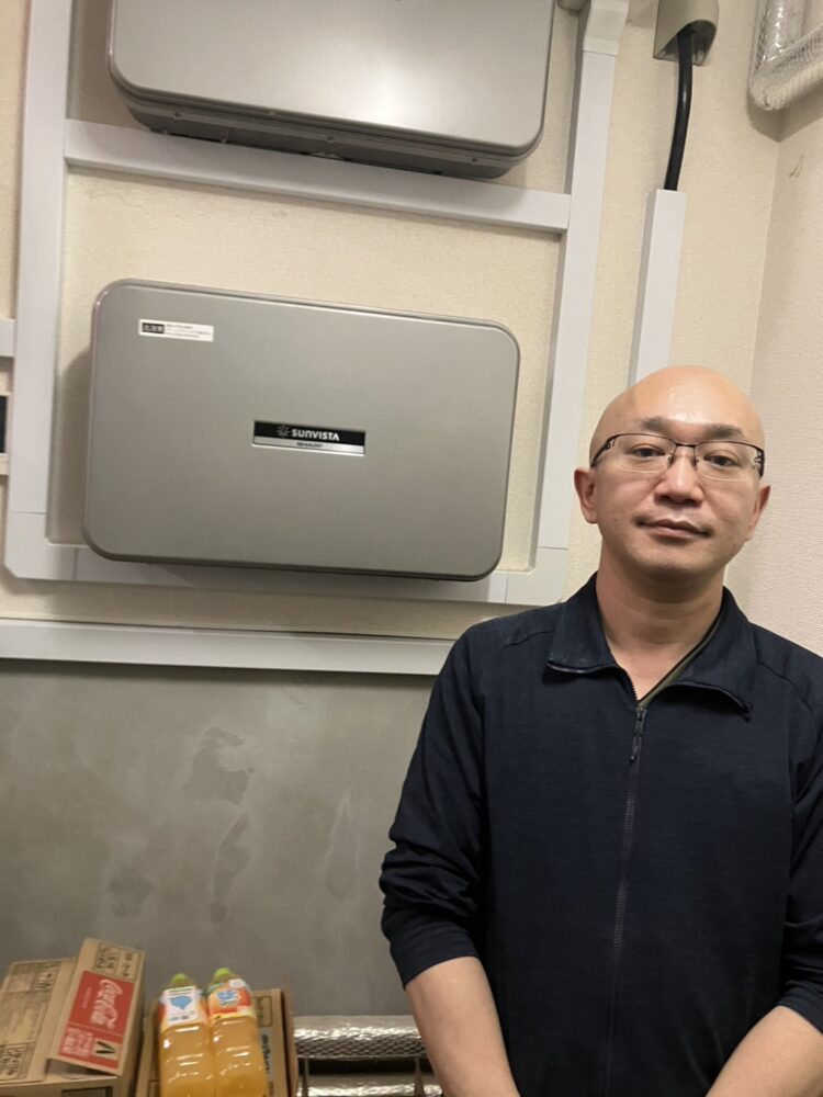 蓄電池があることで停電時も電力供給が続き、利用者様に安心して過ごしていただけるようになりました。